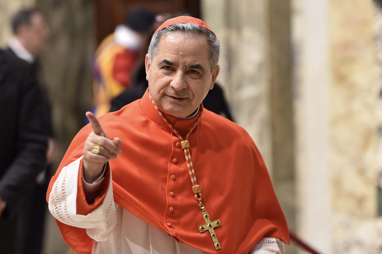 Vaticano, Becciu