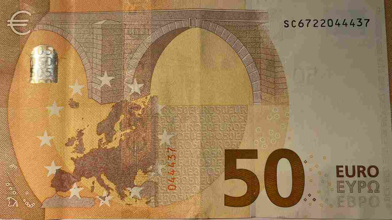 Pochissimi sanno che queste particolari banconote da 5 euro possono valere  una piccola fortuna